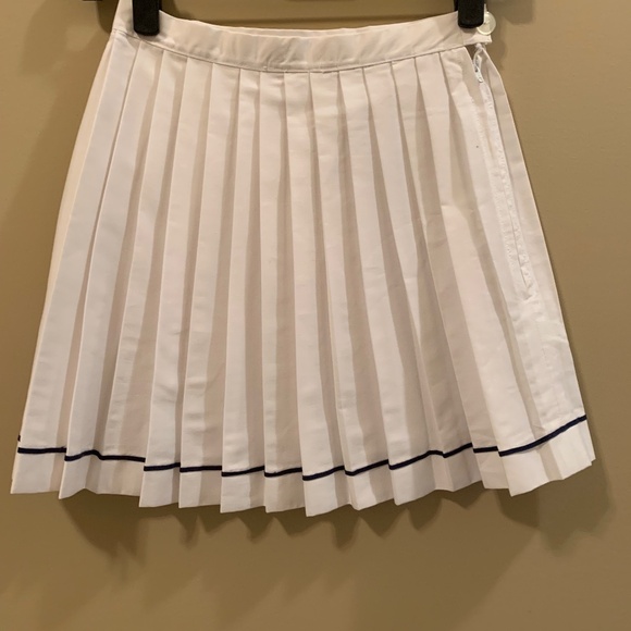 WHITE PLEATED HAND-MADE MINI SKIRT - Picture 1 of 9